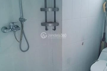 Bathroom Studio Bintaro Park View Apartment at Middle Floor