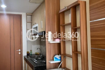 Kitchen 1BR Apartment with City View at Margonda Residence 5