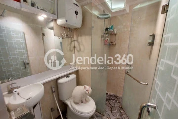 Bathroom 2BR Grand Asia Afrika Residence Apartment at Low Floor