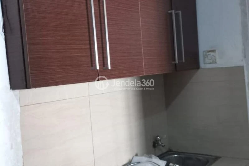 Kitchen 2BR Gateway Apartment at Middle Floor