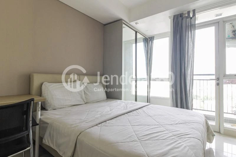 Bedroom Studio Apartment with City View at Elpis Residence Apartment