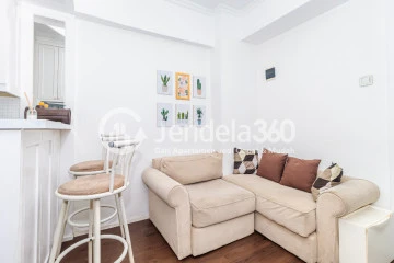 Living Room High Floor 2BR Apartment with  View at Green Pramuka City Apartment