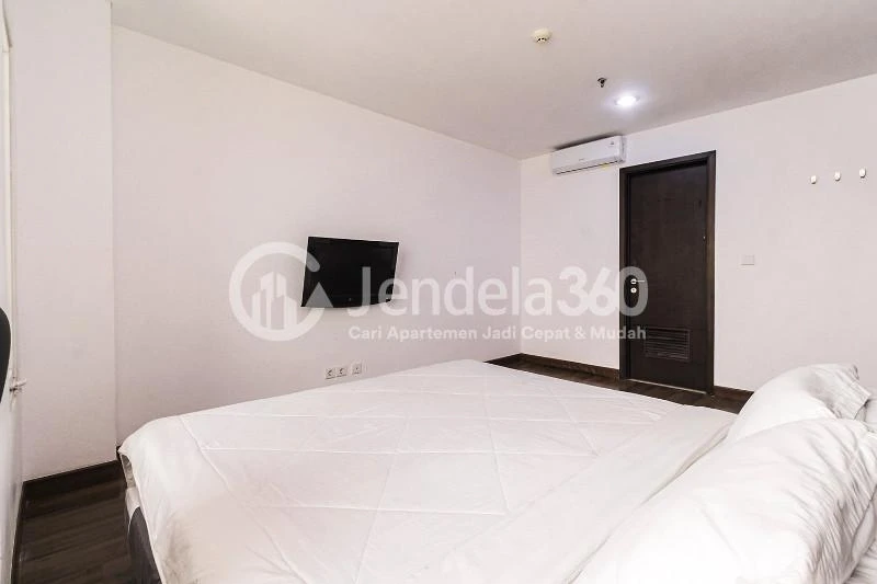Bedroom 1 2BR Apartment with City View at AKR Gallery West Residence