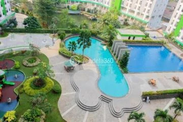 Balcony Flawless Studio Apartment Low Floor with Barat View at Green Lake View Apartment