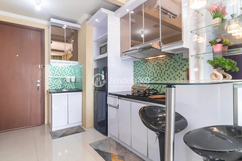Kitchen Signature Park Grande 2BR Fully Furnished