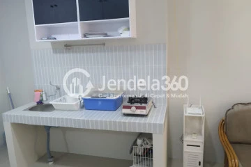 Kitchen 2BR LA Hub City Apartment at Middle Floor