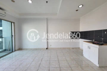 Living Room Low Floor 2BR Apartment with  View at MOI City Home