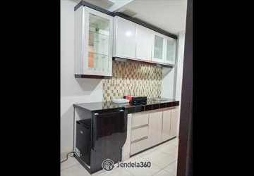 Kitchen Middle Floor Studio Apartment with Kolam renang View at Margonda Residence 5