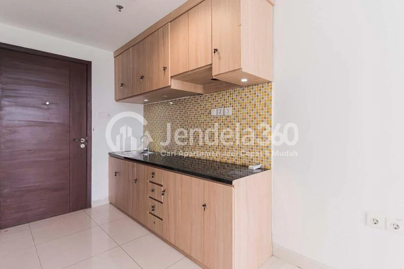 Kitchen Relaxing Studio Apartment at The Crest West Vista Puri on Lower Ground