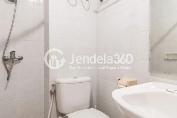 Bathroom 2BR Signature Park Apartment at Tower TB