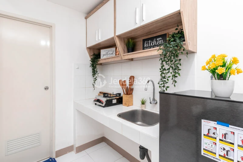 Kitchen 2BR Apartment with City View at Tokyo Riverside Apartment