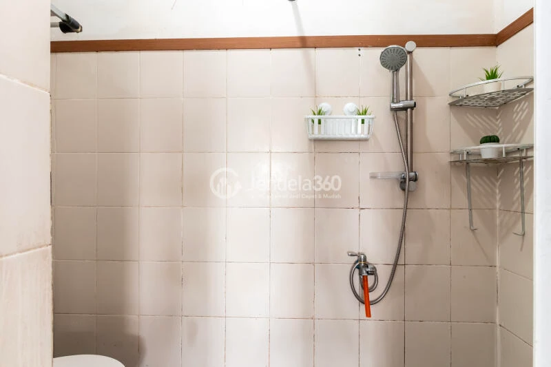 Bathroom Simply Look 2BR Apartment at Pancoran Riverside Apartment High Floor