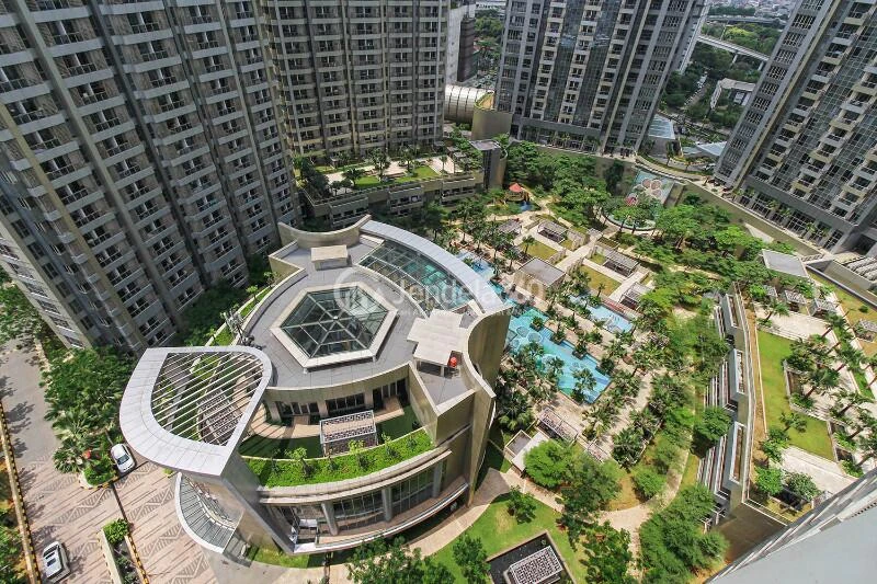 Balcony 2BR Taman Anggrek Residence Apartment at Tower Calypso