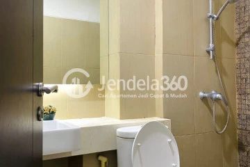 Bathroom Cozy 1BR Apartment Middle Floor with City View at GP Plaza Apartment