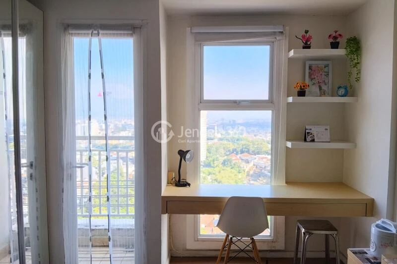 Bedroom Lovely Studio Apartment Middle Floor with  View at Parahyangan Residence