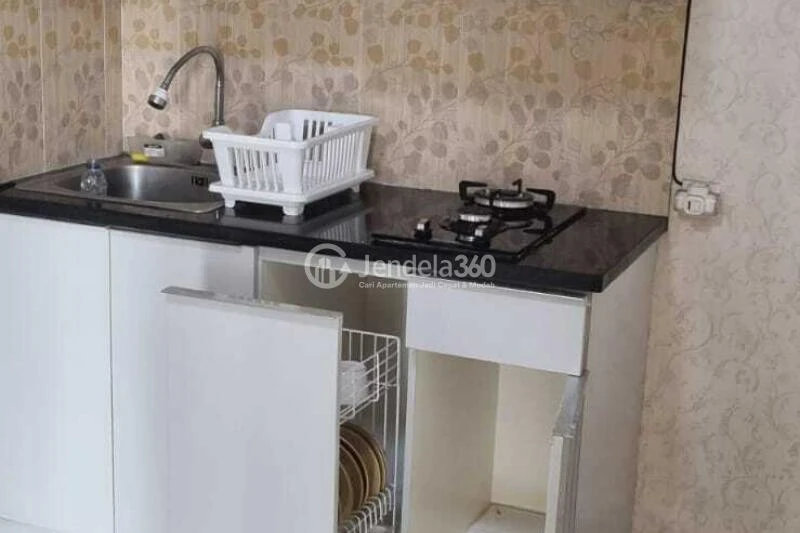Kitchen 3BR Bassura City Apartment at Tower Geranium