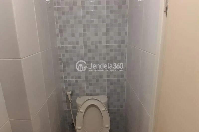 Bathroom Well Located Studio Apartment High Floor with City View at Tokyo Riverside Apartment