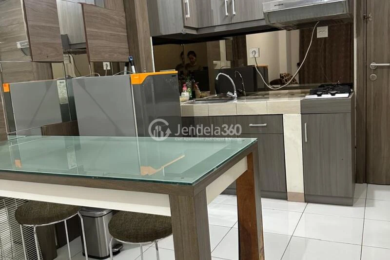 Kitchen 1BR Apartment with City View at Signature Park Apartment