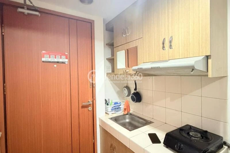 Kitchen Studio Apartment with  View at Margonda Residence 3
