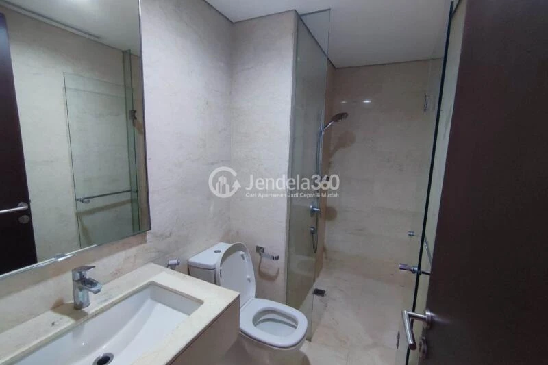 Bathroom 2BR Apartment with City View at Ciputra World 2 Apartment