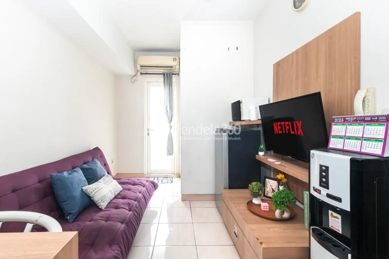Living Room Low Floor 2BR Apartment with  View at The Springlake Summarecon