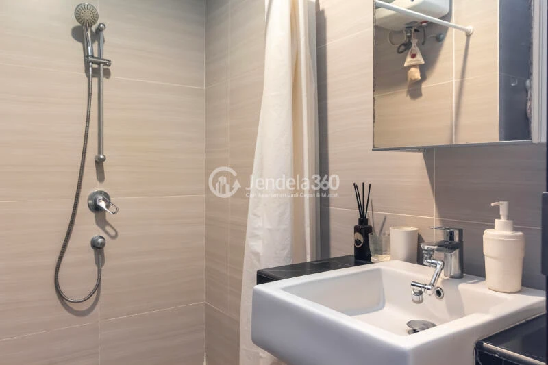 Bathroom The Crest West Vista Puri Studio Semi Furnished