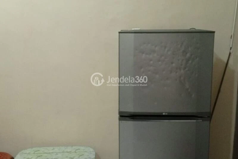 Kitchen Low Floor Studio Apartment with West View at MT Haryono Residence