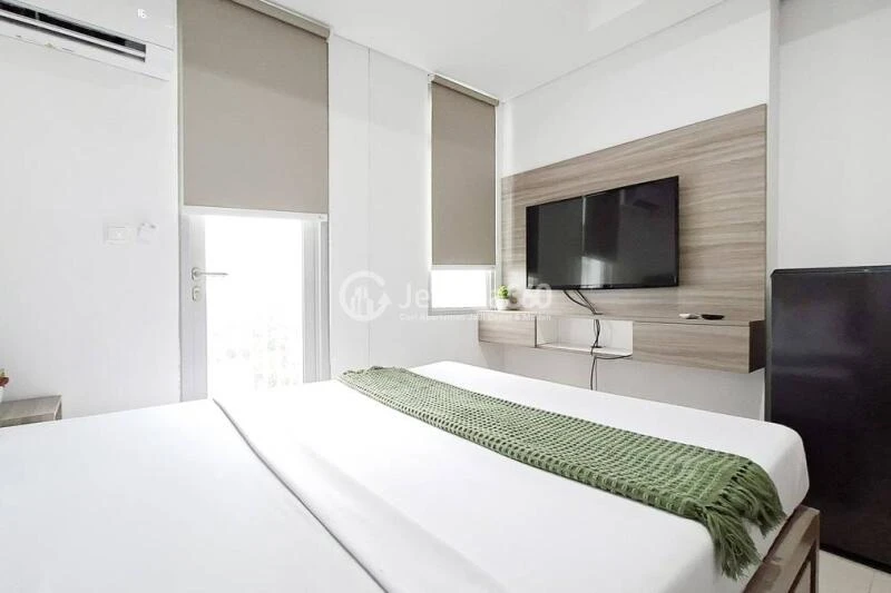 Bedroom Homey Studio Apartment Low Floor with  View at Pesona Depok Square Apartment