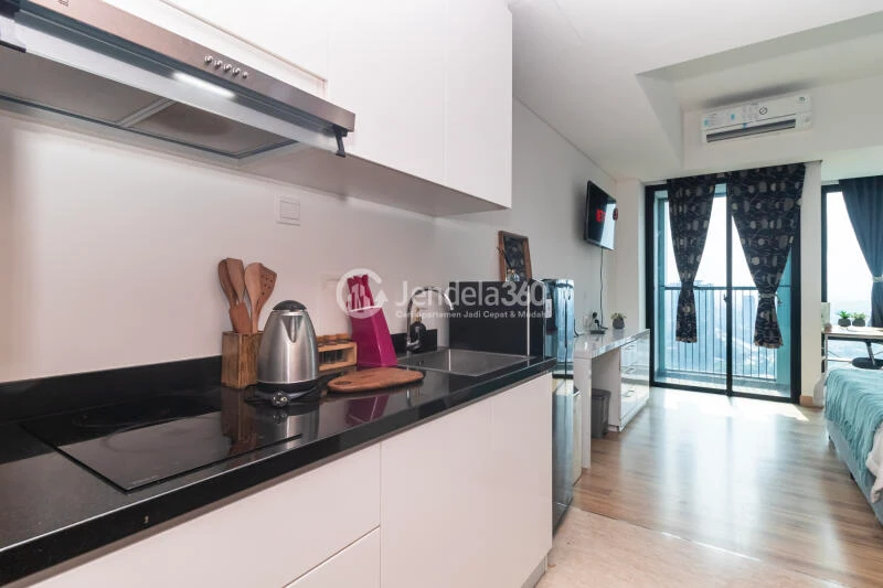 Kitchen Studio Apartment with City View at Southgate Residence