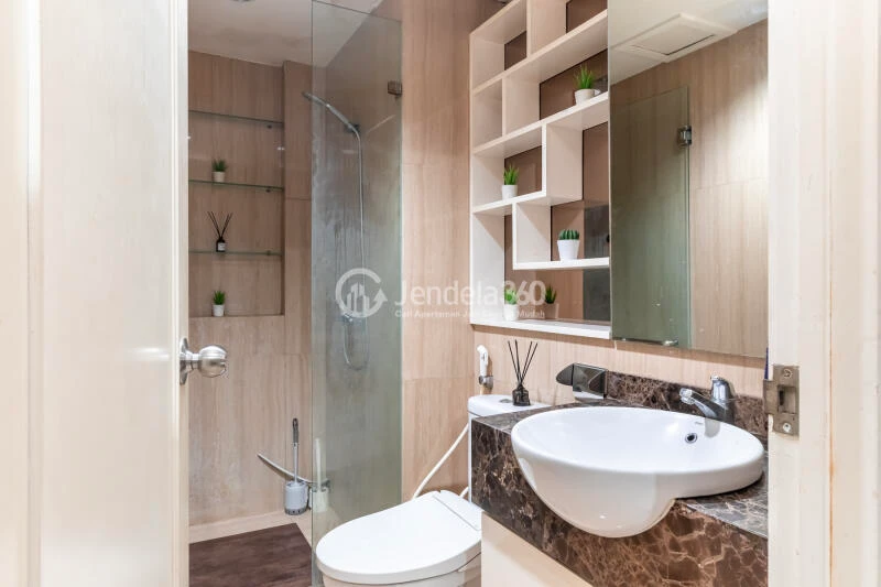 Bathroom Restful 2BR Apartment Low Floor with CITY View at Silkwood Residence