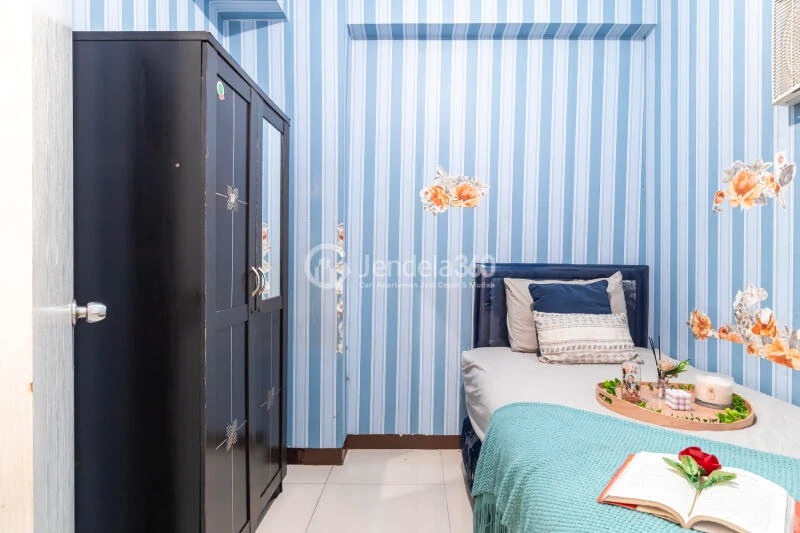 Bedroom 2 High Floor 2BR Apartment with City View at Green Pramuka City Apartment