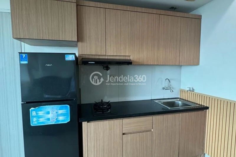 Kitchen 1BR Grand Kamala Lagoon Apartment at Low Floor