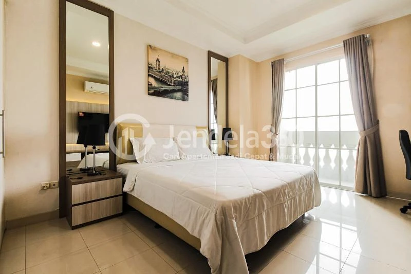 Bedroom Fancy Middle Floor Apartment Across from Grand ITC Permata Hijau at Belleza Apartment