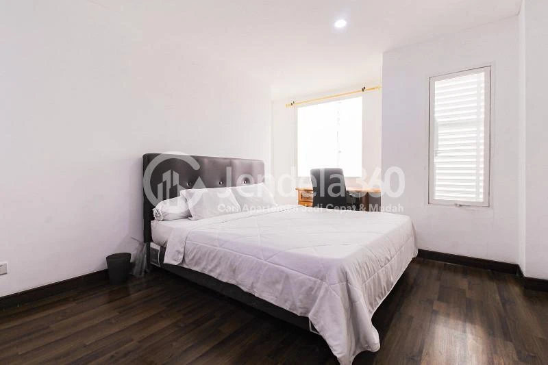 Bedroom 1 2BR Apartment with City View at AKR Gallery West Residence