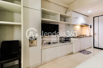 Bedroom Middle Floor Studio Apartment with City View at Tamansari Sudirman