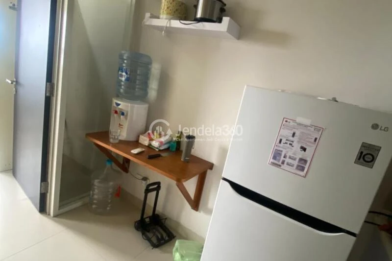 Kitchen Affordable 1BR Apartment Low Floor with  View at Atlanta Residence