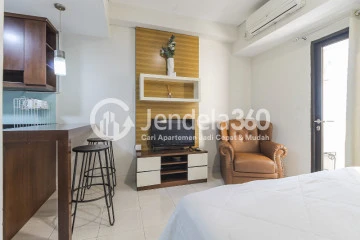 Bedroom Good Deal Studio Apartment Low Floor with City View at Tamansari Sudirman