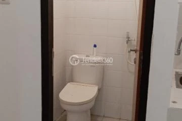Bathroom Studio Apartment with City View at EcoHome Citra Raya