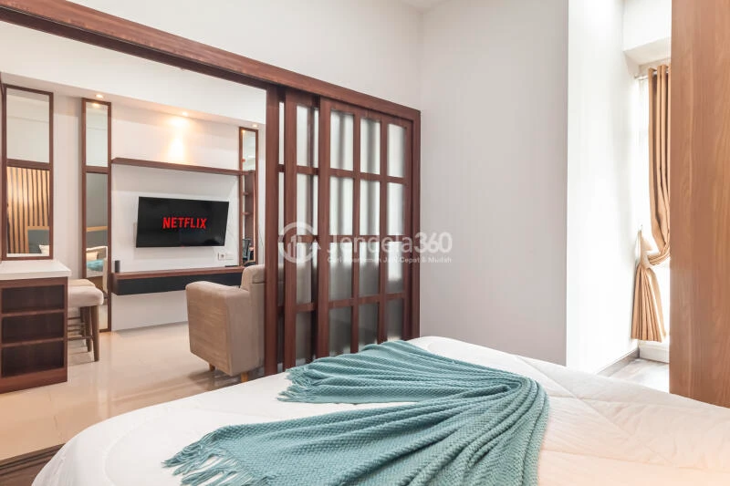 Bedroom Homey 1BR Apartment High Floor with  View at Vasanta Innopark Apartment