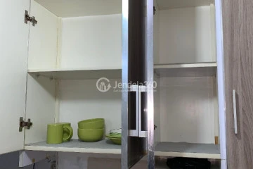 Kitchen Simply Look Studio Apartment at Sunter Park View Apartment Low Floor