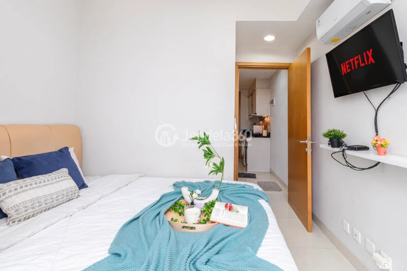 Bedroom Top Floor Homey 1BR Apartment at The Mansion Kemayoran Bougenville