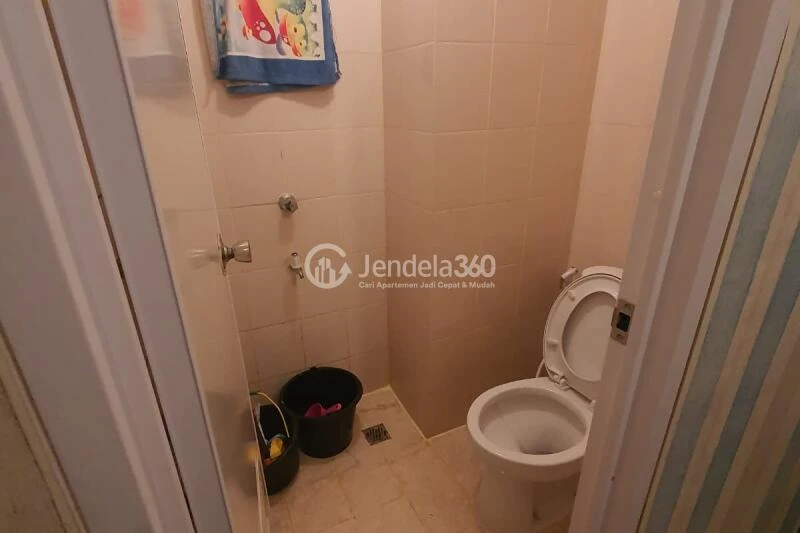 Bathroom Studio Serpong Green View Apartment at Tower Beechwood