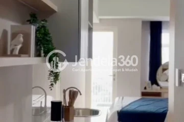 Kitchen Studio Apartment with Swimming Pool View at Klaska Residence