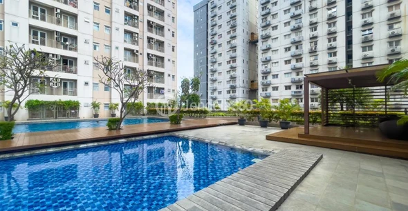 Swimming Pool - Oak Tower Apartment