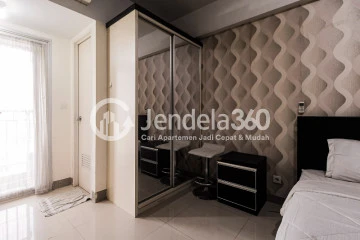 Bedroom Compact Studio Apartment with Relaxing Thematic Park at Bintaro Park View
