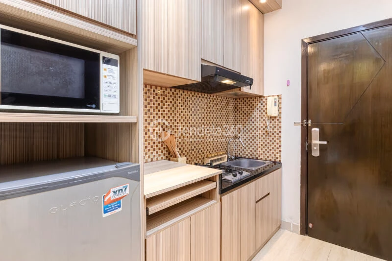 Kitchen Studio Apartment with  View at Tamansari Hive Cawang