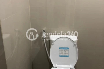 Bathroom Low Floor Studio Apartment with City View at Pesona Depok Square Apartment
