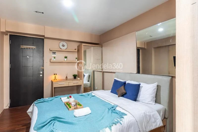 Bedroom Middle Floor Studio Apartment with City View at Kebagusan City Apartment