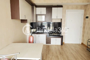 Kitchen Strategic Location 1BR Apartment Middle Floor with City View at Silkwood Residence