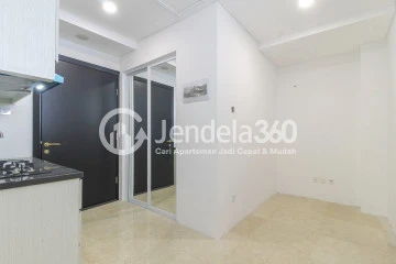 Living Room Tidy 1BR Apartment High Floor with City View at Springhill Royale Suites